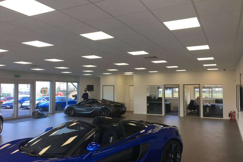 tijdelijke showroom mclaren