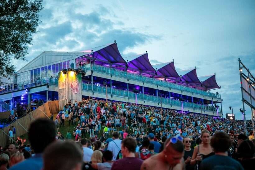 Neptunus-Etagehal-Tomorrowland-Festival-tent